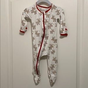 Bestaroo 6-9 month Reindeer zipper footie